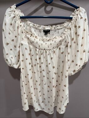 Torrid Cream Floral Smocked Peasant Blouse Size 1